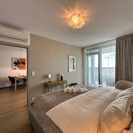 Skysuite 24 - Eurovea Tower Братислава